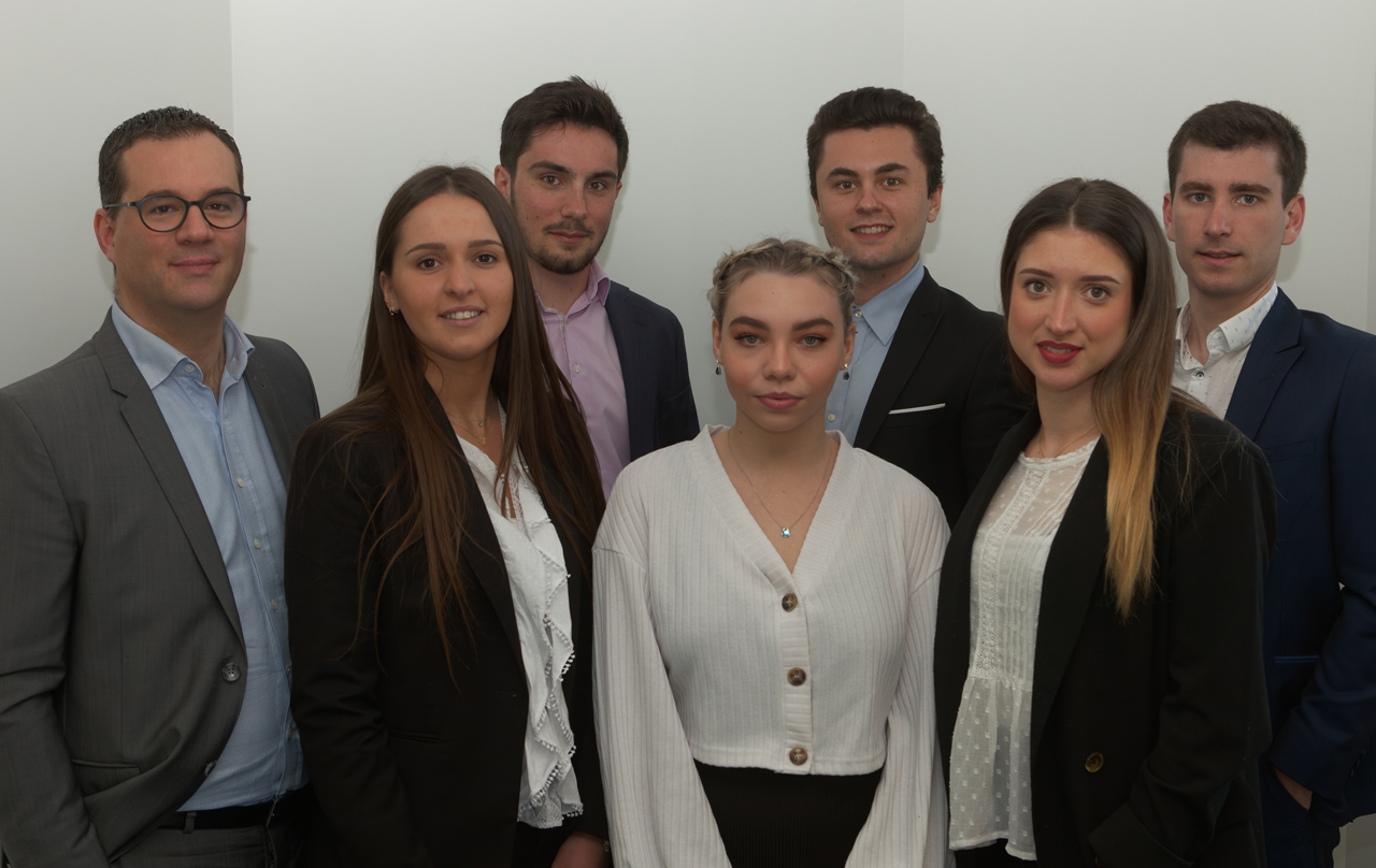 visuel groupe - tetiere vous et nous